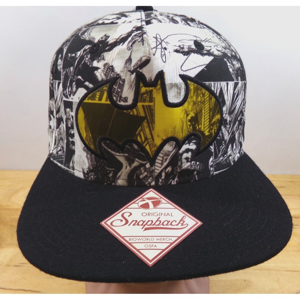 Batman DC Comics Cap Hat Black with‎ Yellow Bat Signal Snap Back New